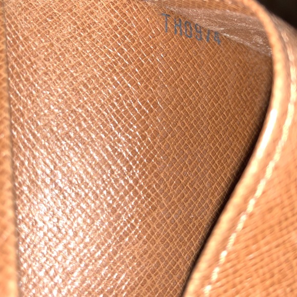 Louis Vuitton Wallet & change purse - Picture 5 of 7